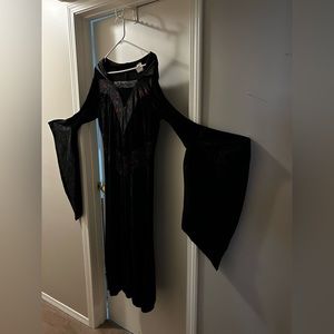 GOTHIC HALLOWEEN BLACK MAXI DRESS WITH FRONT SLIT SIZE MED TO LARGE LIKE NEW